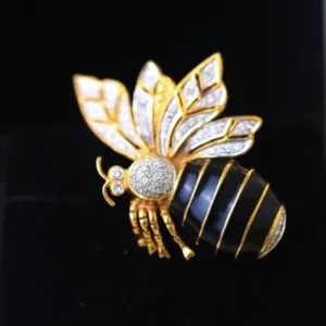 เข็มกลัดผึ้งน้อย Diamond Bee Brooch