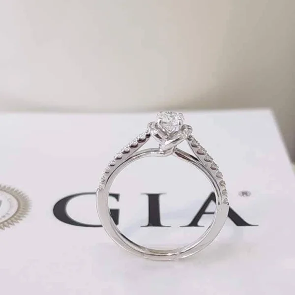 แหวนเพชรเซอร์ GIA